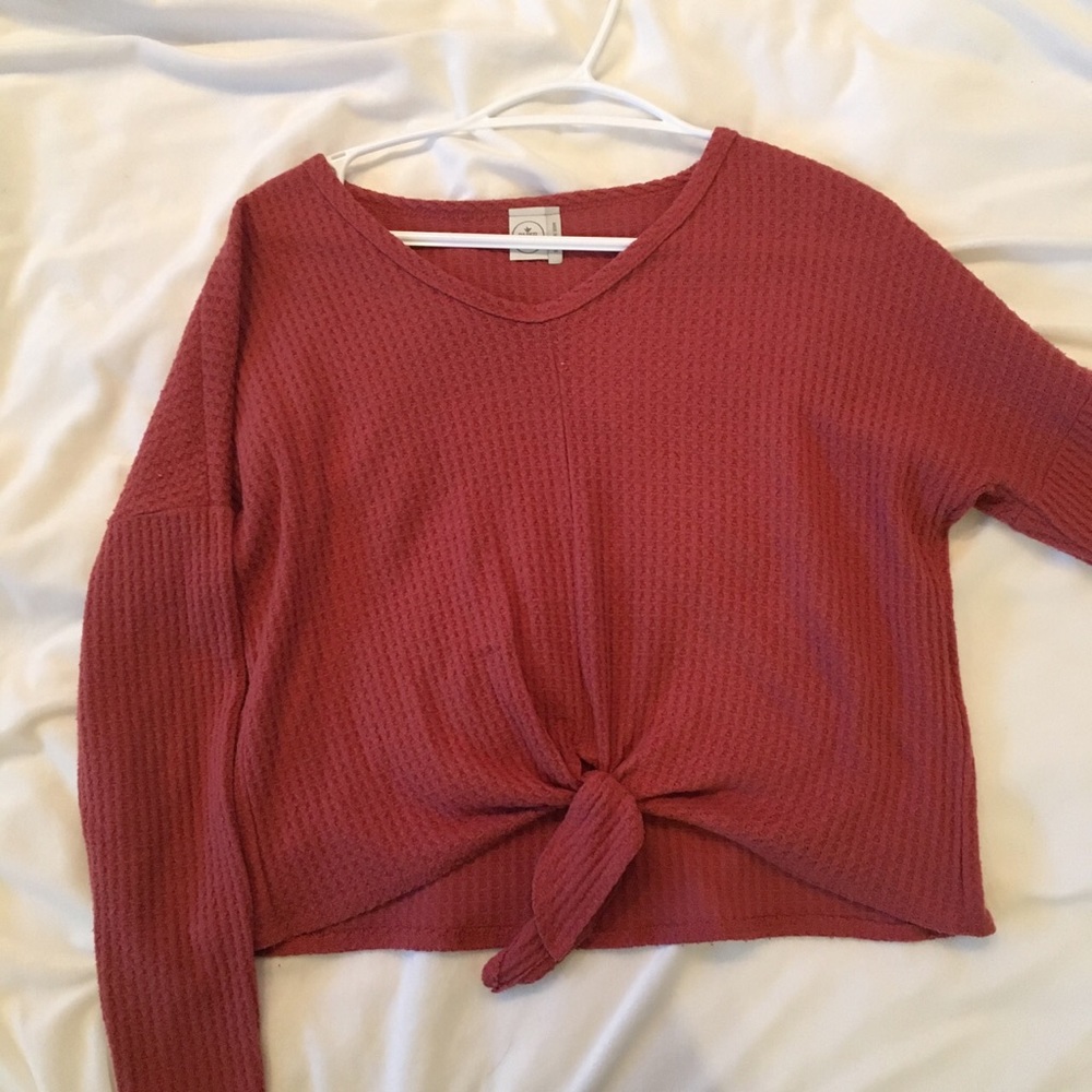 Cute cropped long sleeve.